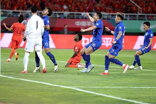 亚洲杯-耻辱！国足0-1卡塔尔！小组赛2平1负0进球 韦世豪屡失良机